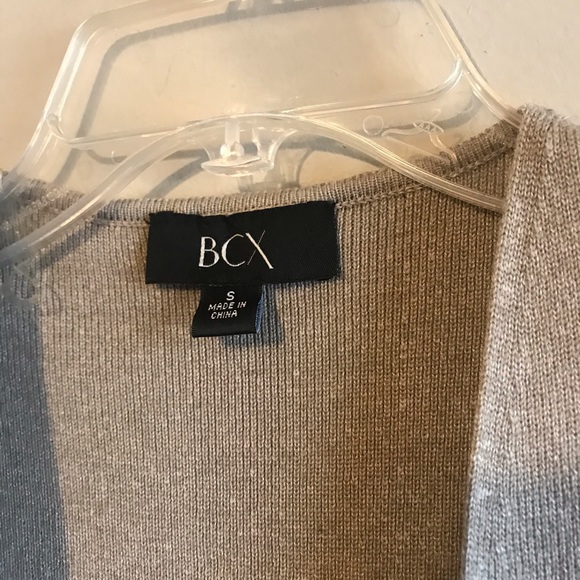 Beautiful sweater - Picture 3 of 7